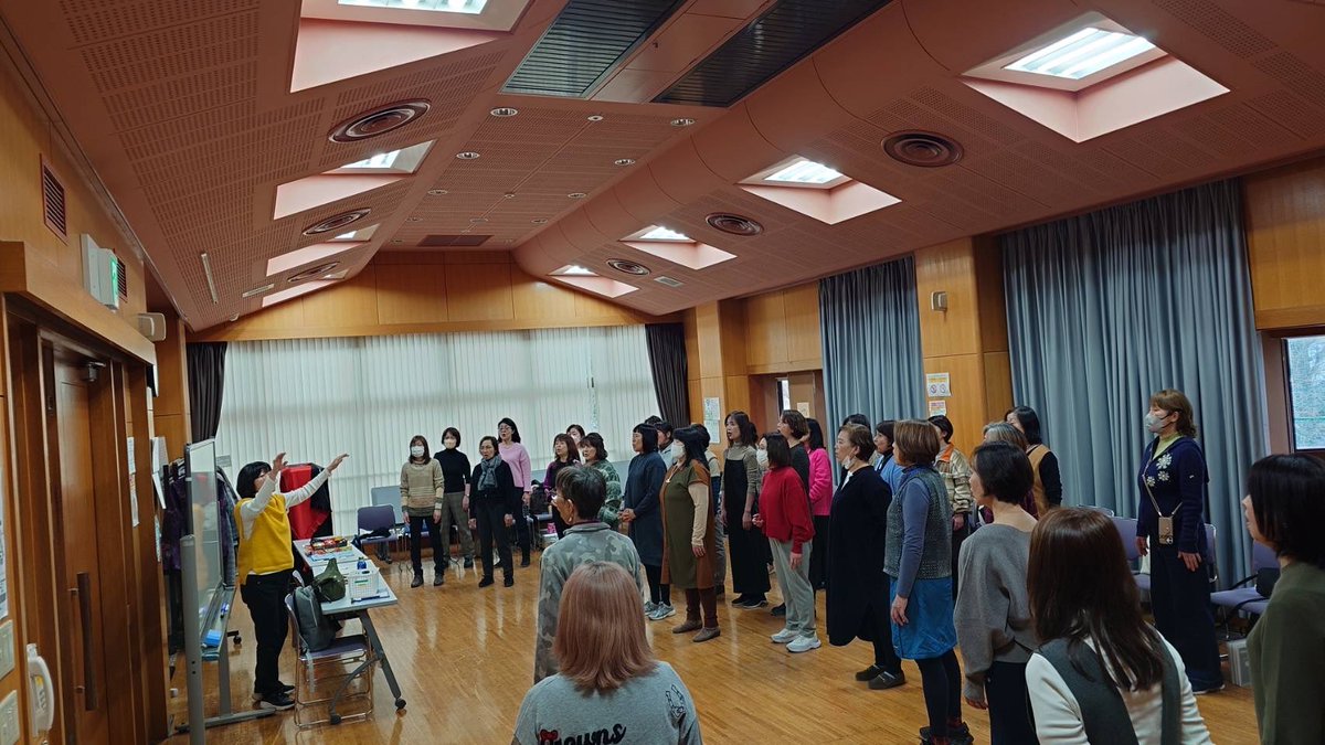 BBScircle's tweet photo. 12/13(土)は通常リハでした！
午前はクリスマス会に向けてのチャレンジカルテットのコーチング。
午後はクリスマス曲と新曲(1月の文京区合唱のつどいと3月の女声合唱フェスに向けて)に鋭意取り組みました。
熱いゲストの参加もあり、素敵な3時間でした☆
(Directorは9:30〜17:00まで頑張りました♪) https://t.co/GO6MxJPu6P