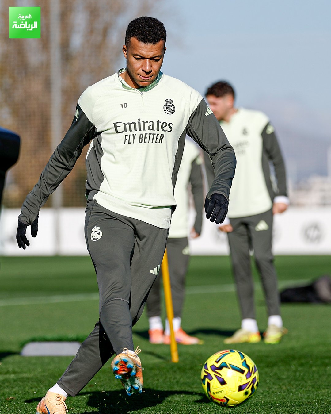 كيليان مبابي يشارك في تدريبات ريال مدريد قبل يوم من مواجهة ديبورتيفو ألافيس 