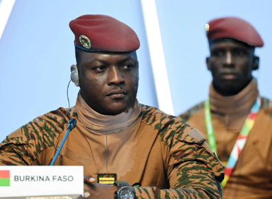 BREAKING NEWS: “Let Them Come!” ~ Burkina Faso President Dares Nigeria in Fiery Standoff

Burkina Faso’s President has issued a fierce and defiant warning amid rising tensions with Nigeria, declaring his country fully prepared for any military confrontation.

In the bold