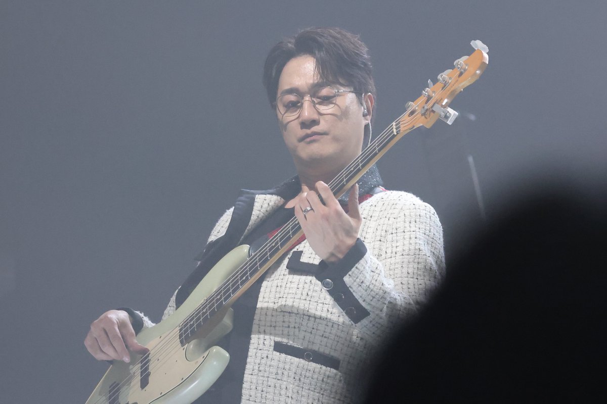 251213 페퍼톤스(PEPPERTONES) concert <공명> day 2 (2)

내일부터 스쿼트 열심히 해서 펩톤 공연 오래오래 봐야겠다^~^