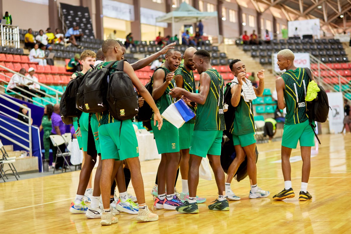 Netball_SA's tweet photo. Big moments. Big performance. 🔥
Kwandile Sithole named Player of the Match vs Kenya in the men's semi-final! 🇿🇦👏

#SAMensNetball #AfricaNetballCup #UniteBuildRise https://t.co/1WtZX3Nmgw
