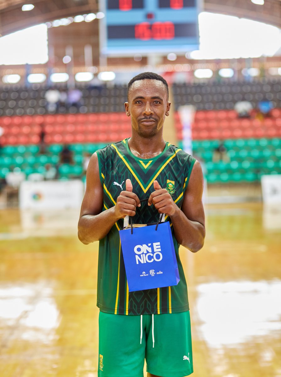 Netball_SA's tweet photo. Big moments. Big performance. 🔥
Kwandile Sithole named Player of the Match vs Kenya in the men's semi-final! 🇿🇦👏

#SAMensNetball #AfricaNetballCup #UniteBuildRise https://t.co/1WtZX3Nmgw
