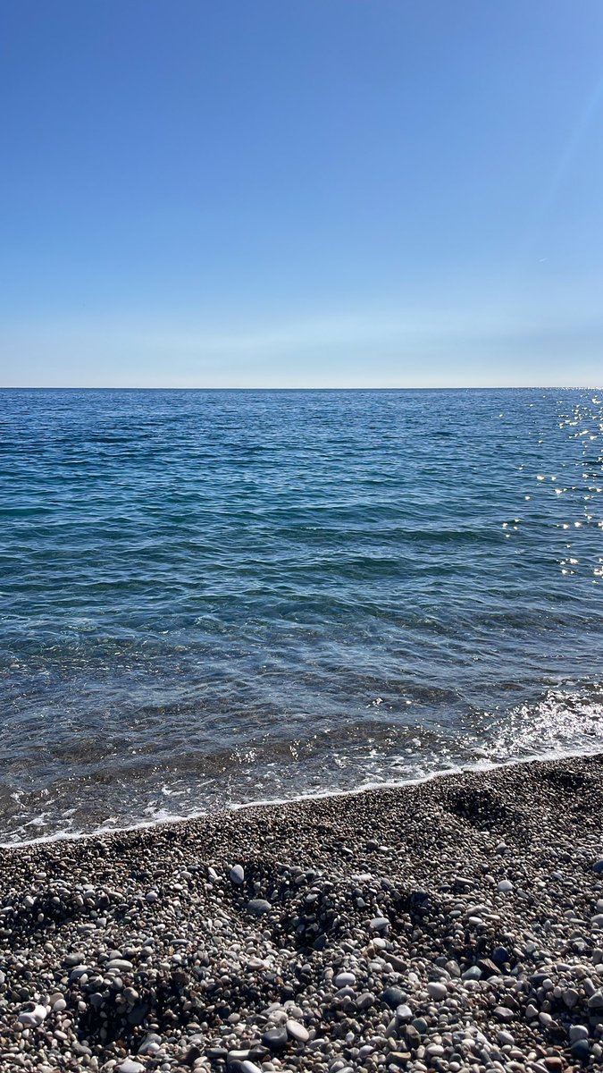 maazbaris's tweet photo. Türkiye’nin her bir tarafı ayrı bir cennet. Bu iki fotoğraf bugün çekildi.. #Antalya #Ayderyaylası https://t.co/A07dek3Jdm