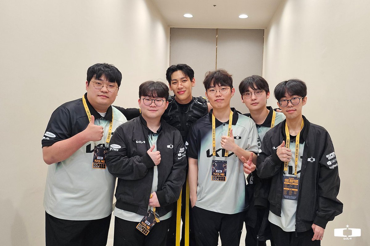 DplusKiaEsports's tweet image. Prince👑 @BamBam1A  뱀뱀님의 기운을 받아 더 높이 올라가기!

응원해 주셔서 감사합니다!😝

Taking this energy from Prince👑 BamBam and rising to the top!😝

#DplusKia #DKWIN #BamBam #뱀뱀 #DK_PUBGM