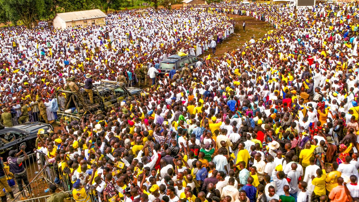 KagutaMuseveni's tweet photo. Fresh from the Thanksgiving service yesterday where we prayed for our nation, I went to Kagadi District this afternoon. I presented the NRM Manifesto, outlining the seven contributions the NRM has made to the House of Uganda over the last 40 years. I thanked the religious leaders for working together to unite our people and cautioned against sectarianism, which adds nothing to national development.

I emphasised wealth creation. Those with small land should use intensive farming through the four-acre model, while those with large land should focus on tea, ranching and cotton. On jobs, I reminded them that talent and skills create employment. Before colonial administration jobs, our people relied on their skills. That is why I pledged to establish another skilling hub in southern Bunyoro, since Masindi is too far.