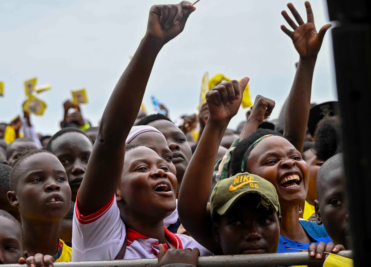 KagutaMuseveni's tweet photo. Fresh from the Thanksgiving service yesterday where we prayed for our nation, I went to Kagadi District this afternoon. I presented the NRM Manifesto, outlining the seven contributions the NRM has made to the House of Uganda over the last 40 years. I thanked the religious leaders for working together to unite our people and cautioned against sectarianism, which adds nothing to national development.

I emphasised wealth creation. Those with small land should use intensive farming through the four-acre model, while those with large land should focus on tea, ranching and cotton. On jobs, I reminded them that talent and skills create employment. Before colonial administration jobs, our people relied on their skills. That is why I pledged to establish another skilling hub in southern Bunyoro, since Masindi is too far.