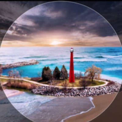 ………………….. بن شايق ورفاقه …………………

    بعيداً عن أني أتفق أو أختلف إلا أنهم قد
استطاعوا صناعة معادلة خطيرة أكدت الفرق
  بين الهلاليين والأقزام بالخصوص أصفرهم

 حيث أظهر هو ورفاقه دعم المنتخب والتندر
    على الآخرين وإغاضتهم بالفوز في حين أن
   الأقزام أتخذو الرد