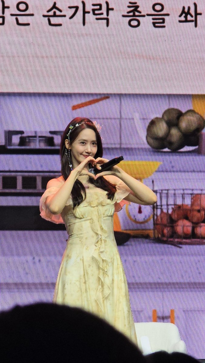 puiinoon_cnYong's tweet image. 😭😭😭😭😭 ใจนุเหลวไปหม๊ดดดด #YOONA_BonAppetitYourMajestyinBKK