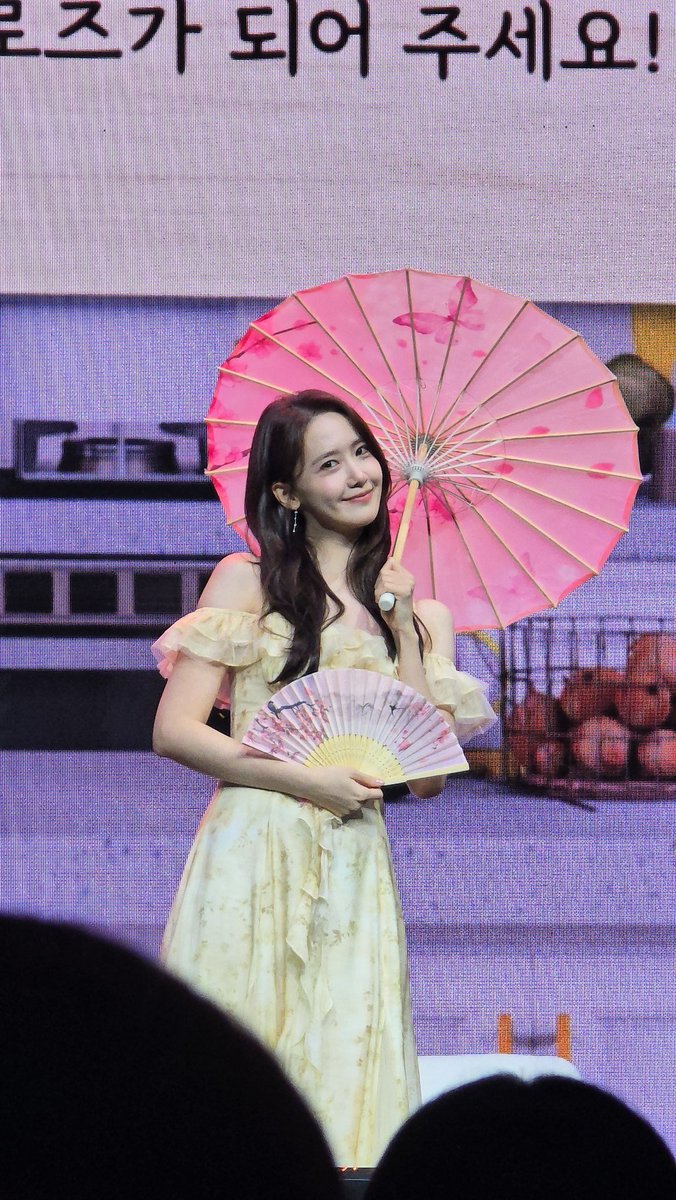 puiinoon_cnYong's tweet image. 😭😭😭😭😭 ใจนุเหลวไปหม๊ดดดด #YOONA_BonAppetitYourMajestyinBKK