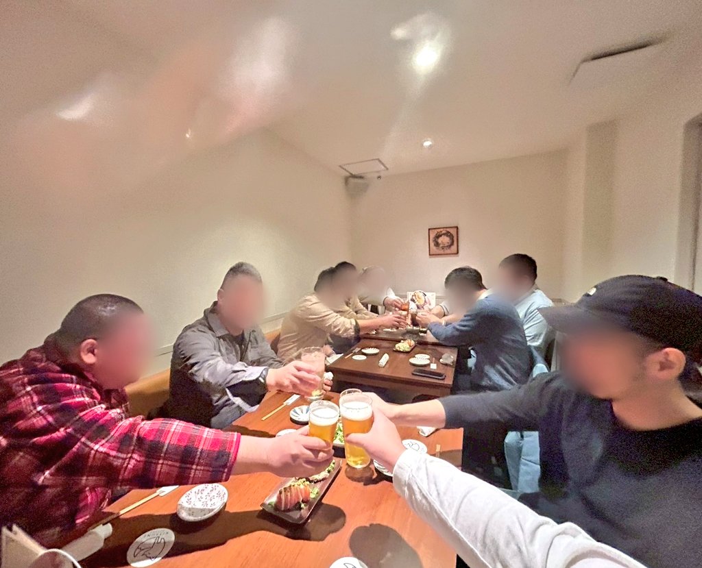 JUDO_346's tweet photo. 本日の稽古後は忘年会でしたー！

去年もお世話になった
KITSUNE DOYAMAさんで！
ハラペコ柔道部もめちゃ美味しいご飯とお酒でお腹いっぱい大満足です😋

今年も残すところ稽古はあと一回です！
最後までしっかり楽しみましょう！😆

#KITSUNE_DOYAMA https://t.co/0ANnNLN6oF