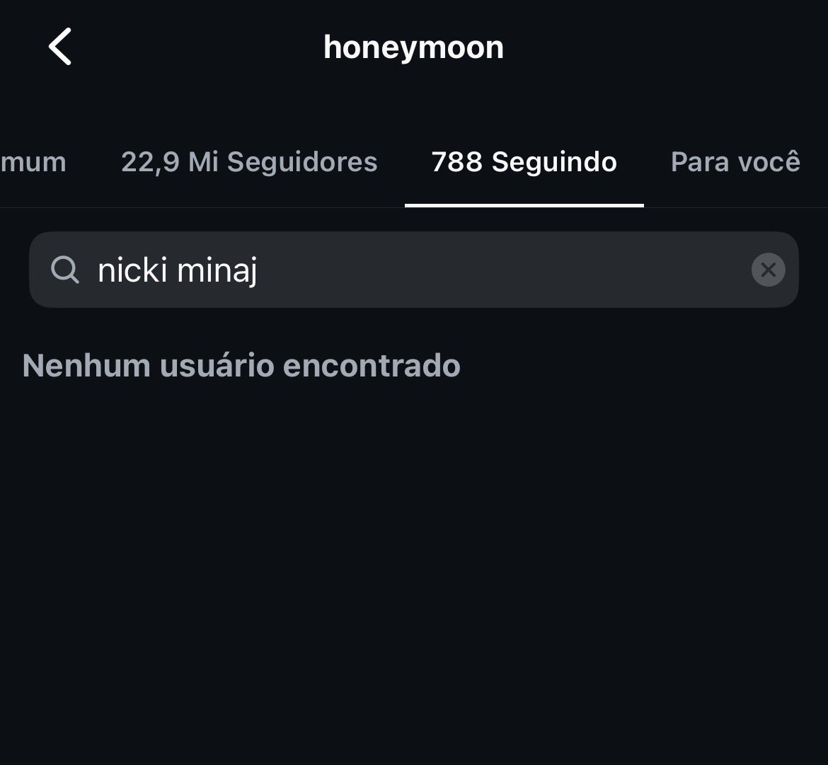 🚨Lana Del Rey has unfollowed Nicki Minaj on instagram after recent tweets about political views.