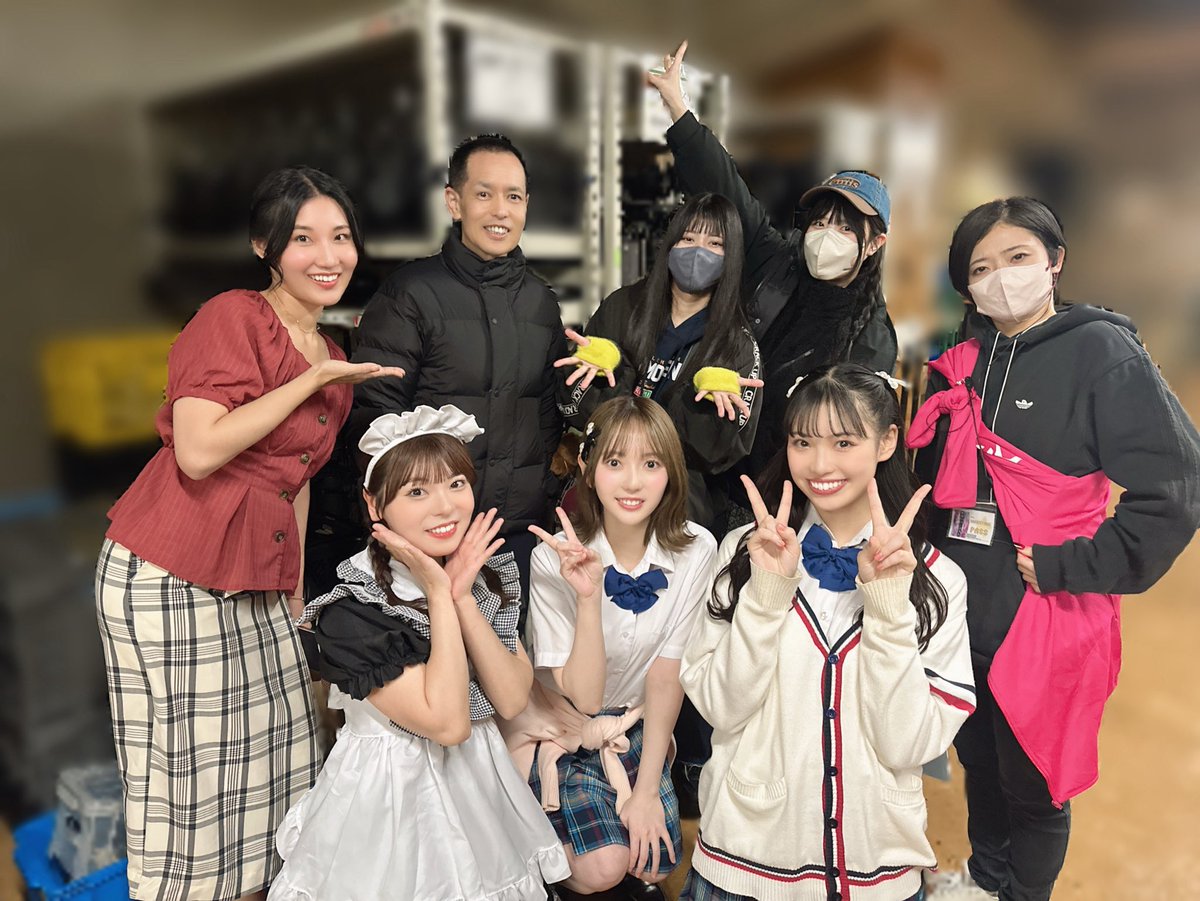 そして！
チーム猛毒CANDY！！✨
懐かしいね〜
よっしさんときらちゃんとるなちが見に来てくれた！ありがとうございます☺️🤍
みおさんがかっこいいパーカーの使い方してる、そしてインカムが似合いすぎて惚れる、今回もたくさんお世話になっております！！

#RAVE塾　#また姫