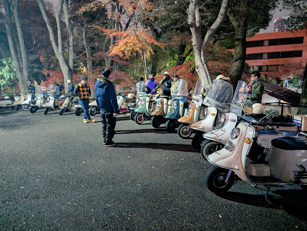 antique_cube's tweet photo. アーリーラビットナイトラン♪(´―`)
雨に降られたけど楽しかった♪
#Vespa
#P200E https://t.co/MCSo3n2VmJ