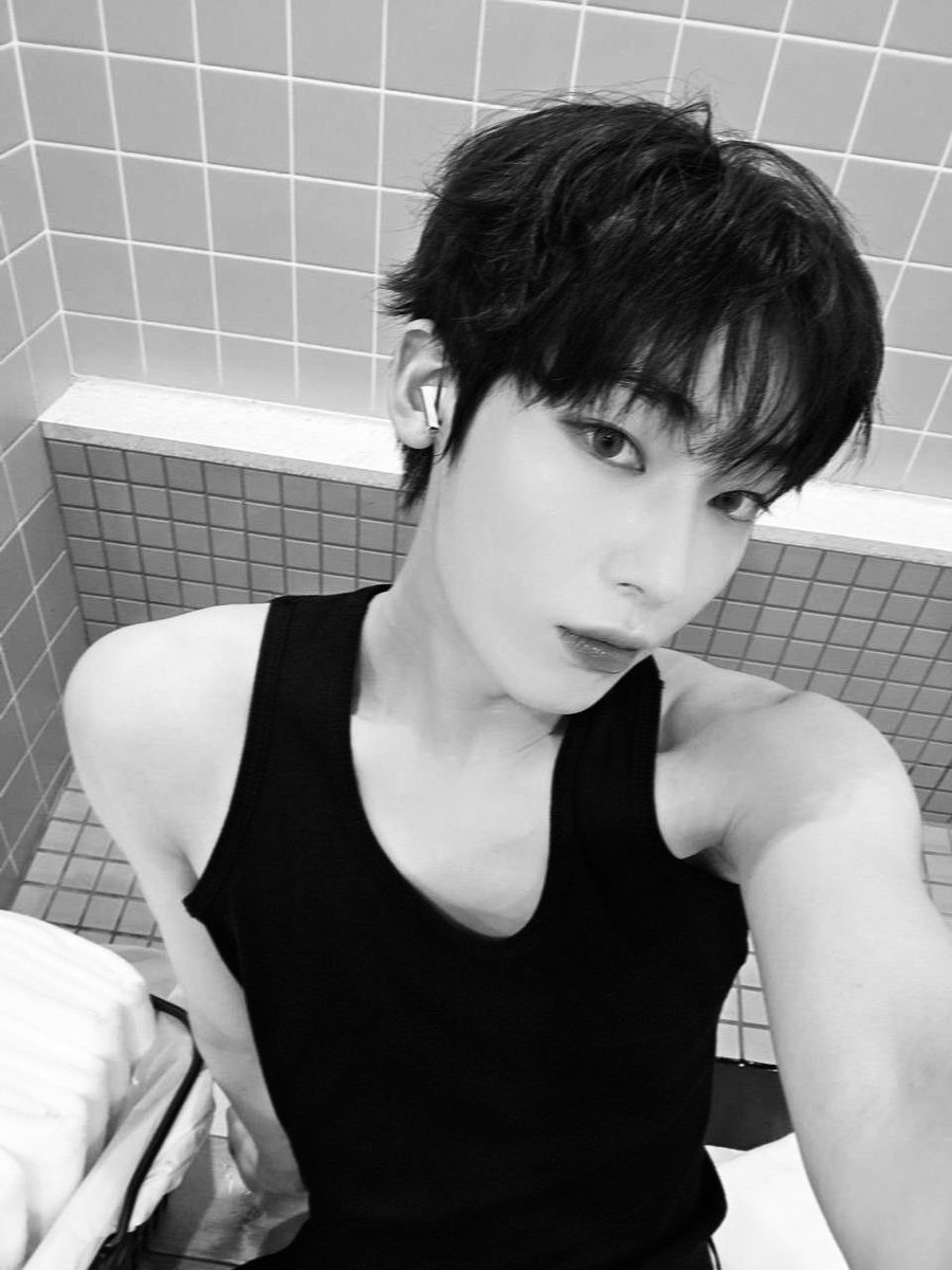 svnooiz's tweet photo. #gyunoo Mgy x Sn few tweets au 🔞

– Main Sama Om

"Niat jagain keponakan sendiri, malah berujung diajak main berdua di kamar sampe pipis"

by svnooiz https://t.co/H8rwl0gQvj