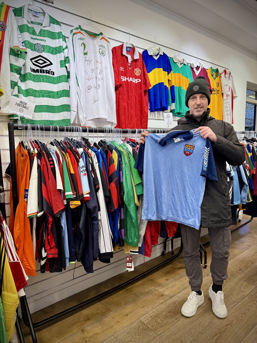 Barry Jones ® tweet media