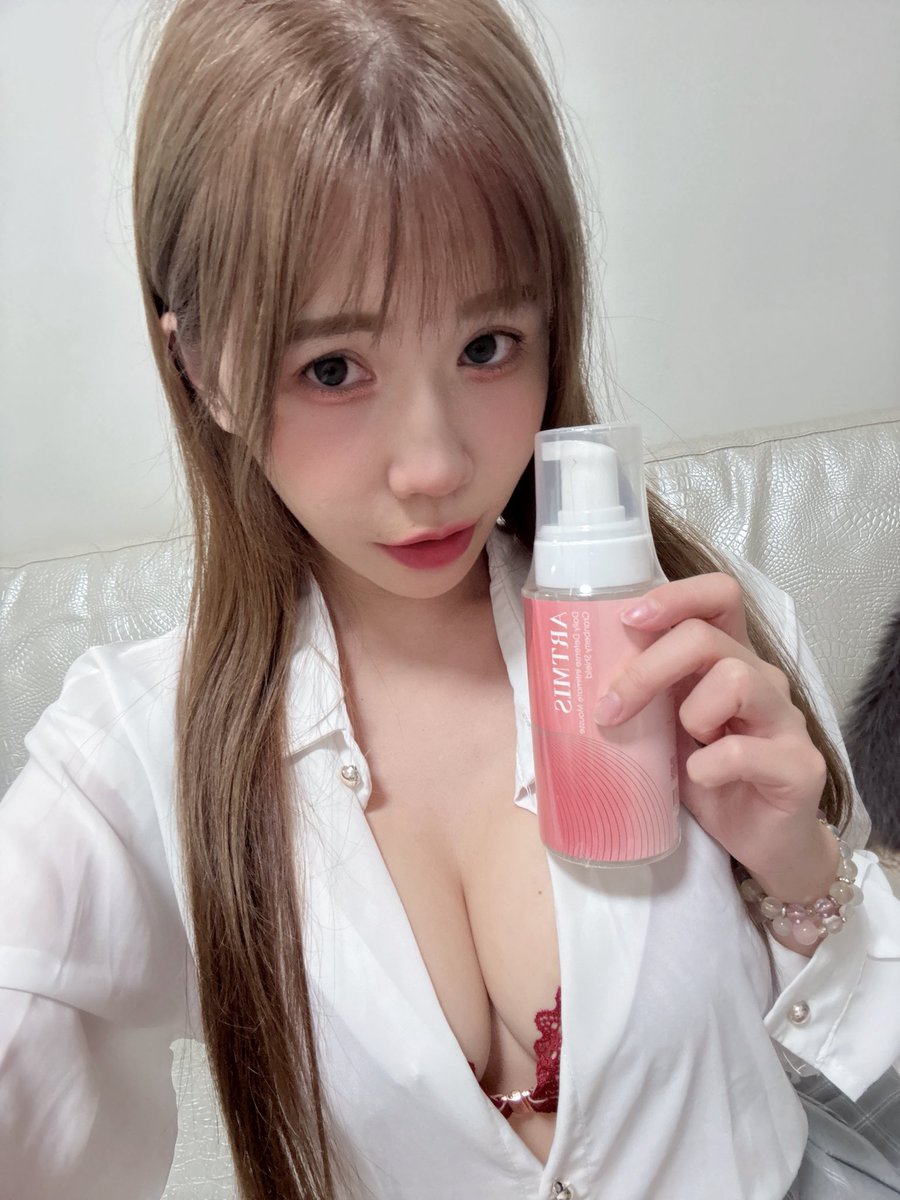 今天再來介紹私密洗潔💓
我自己個人是覺得洗潔不分女生，男生其實也要！
這樣在親密關係時，才都會香香的啊啊啊😆
這個太重要了～這瓶味道好聞、溫和清潔，女生月經來更要使用！我自己很喜歡😍推薦給大家✨

購買連結：https://t.co/gzK8rdsN15
@Gushy_app https://t.co/pGs3c9F2Zt