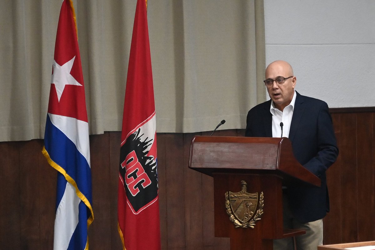 En el #XIPlenoCC el <a href="/DrRobertoMOjeda/">Dr. Roberto Morales Ojeda</a>  presentó una información detallada del trabajo del BuróPolítico. También se chequeó el cumplimiento de los  acuerdos de los Plenos anteriores.