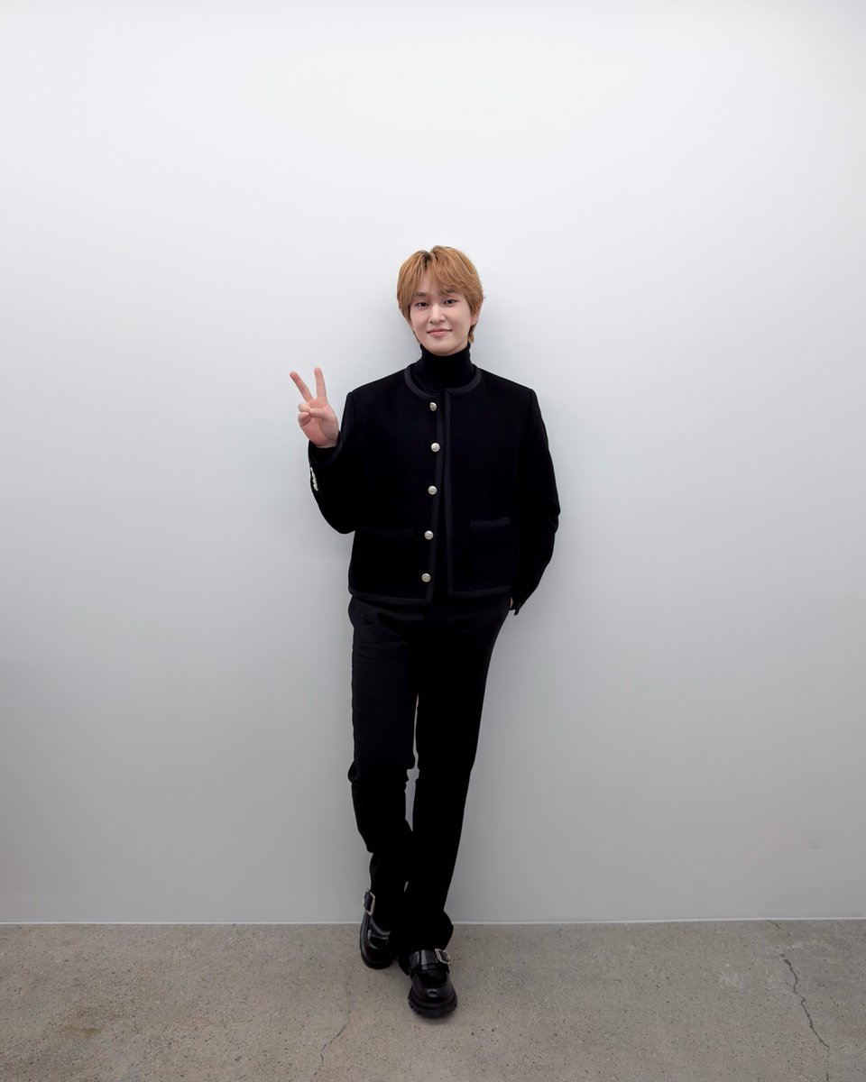 ONEW_GRIFFIN's tweet image. 미라클 같은 미모의 겨울 왕자님🖤

#온유 #ONEW