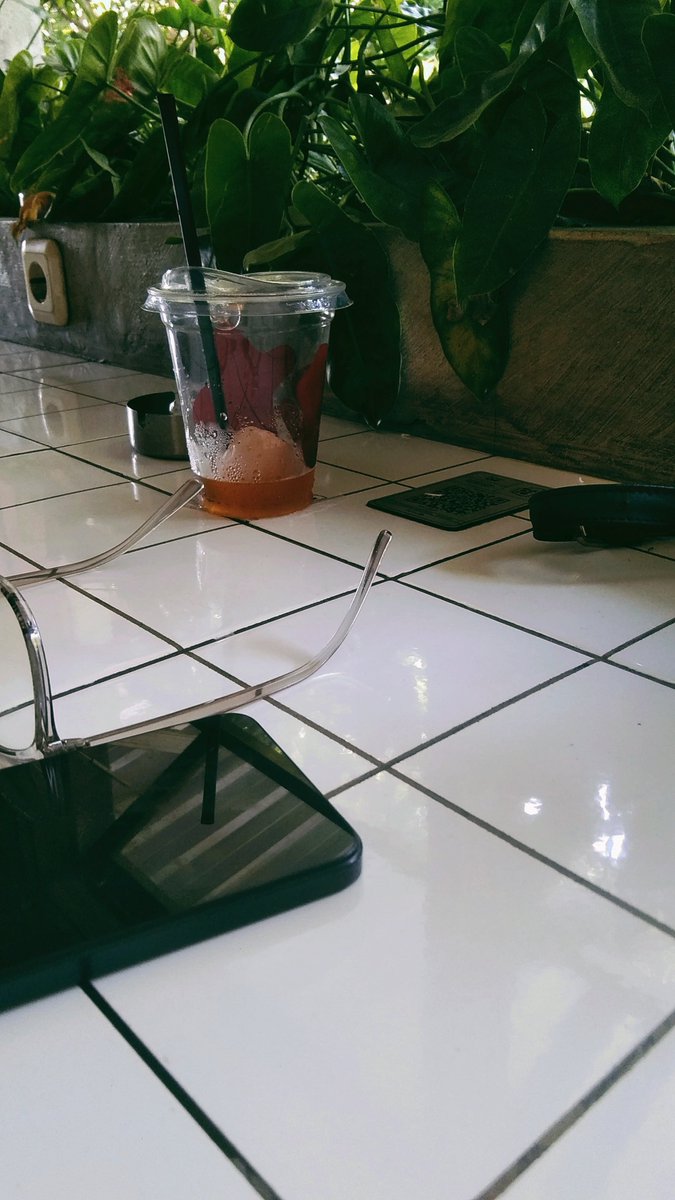 flowbluu's tweet image. tahun depan hemat