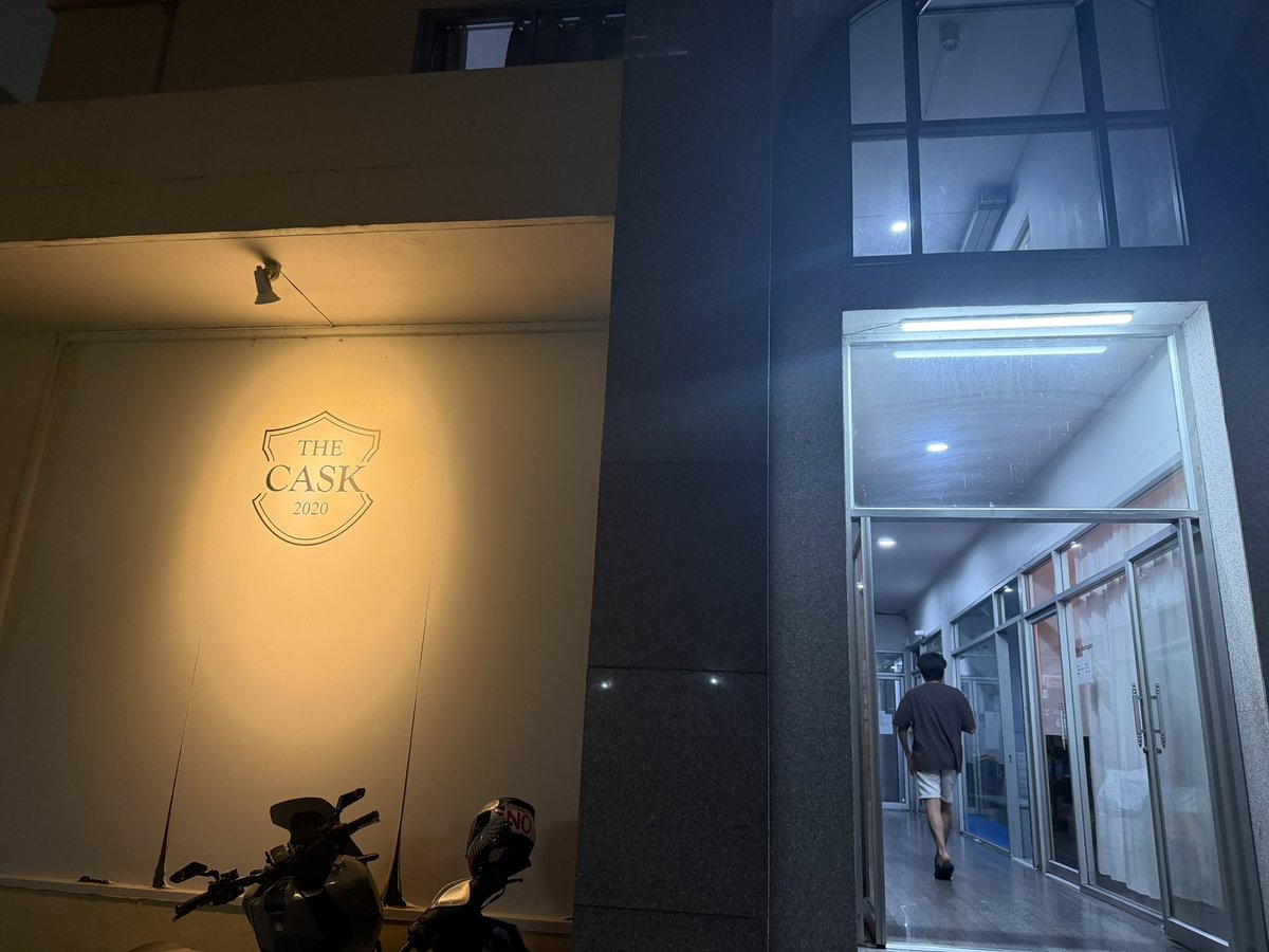 NaohitoS15's tweet image. ワインバーでおでん🤣