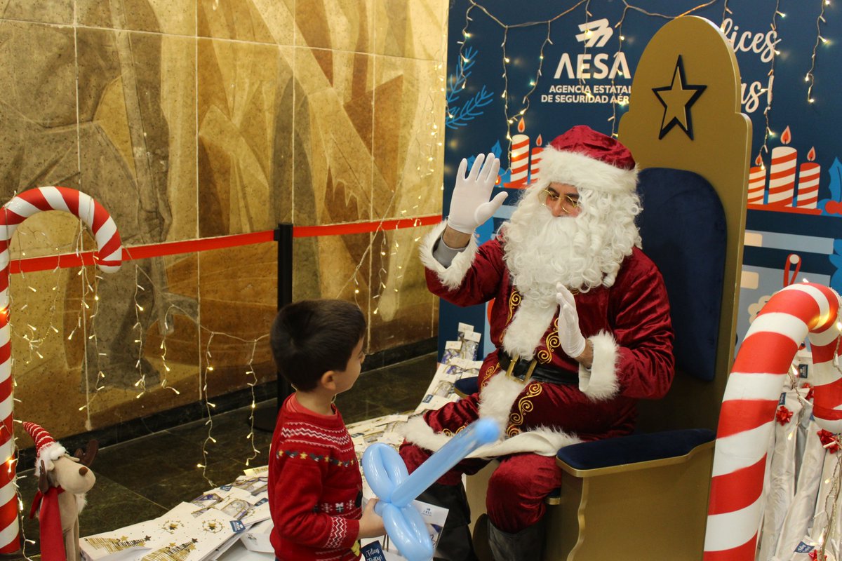 AesaSpain's tweet photo. 🌟 Celebramos el #FamilyDay en @AesaSpain 🌟

🫂 Una jornada con los más peques pensada para fomentar vocaciones ✈️, estrechar lazos y crear un espacio donde nuestros profesionales pudieron compartir su pasión con sus seres queridos.

➕info https://t.co/AIrmzW5gwM https://t.co/0HjeP0H0OO