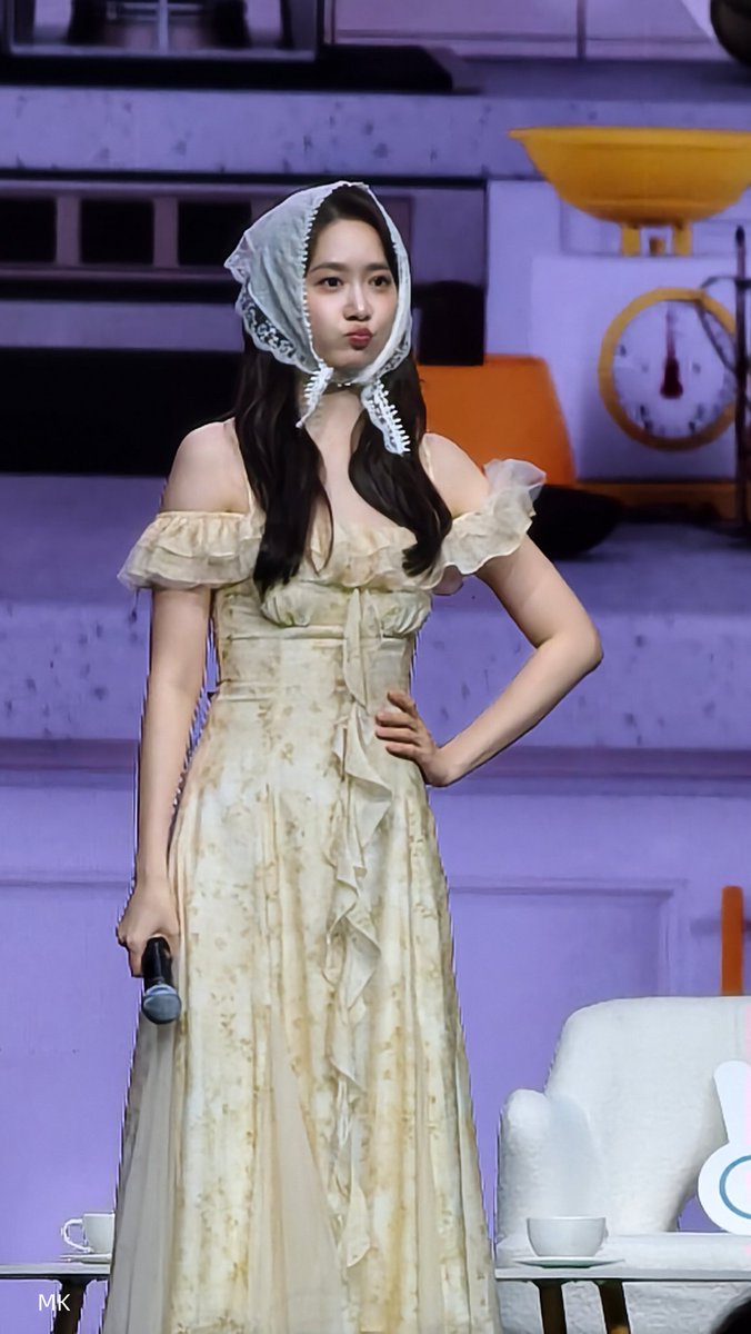 monkey_junior's tweet image. ช่วง phototime
#YOONA_BonAppetitYourMajestyinBKK