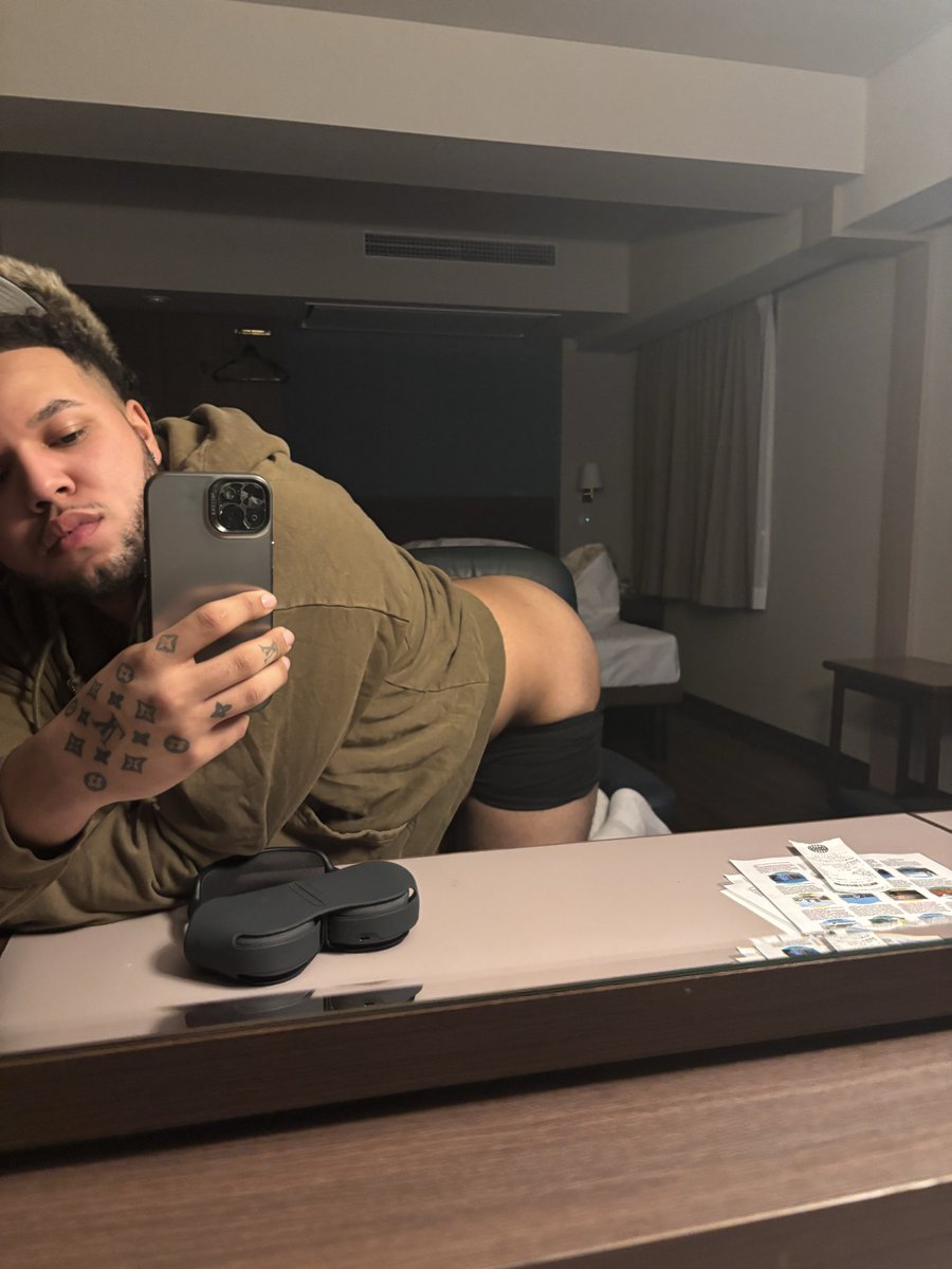 DominicanCKobe's tweet photo. Late night at hotels 🫠 https://t.co/BMApx5rDVg