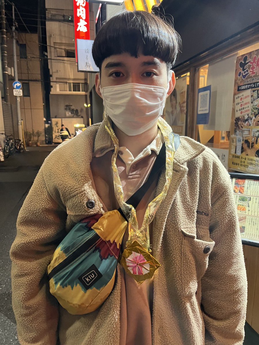 oshiyoshi22's tweet photo. はじめちゃんが手作りの金メダルくれた。この金メダル汗でちょっと濡れてた。大好きな親友だけど、ギリキモいが勝った。ありがとうね。 https://t.co/v28El4CIy5