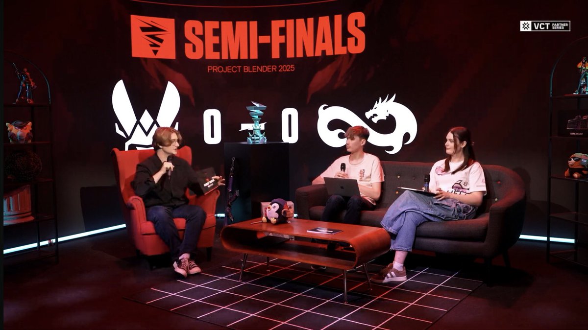 Day 2 of <a href="/ProjectBlender_/">PROJECT BLENDER</a> 🇫🇷

Starting off the semi-finals as host!