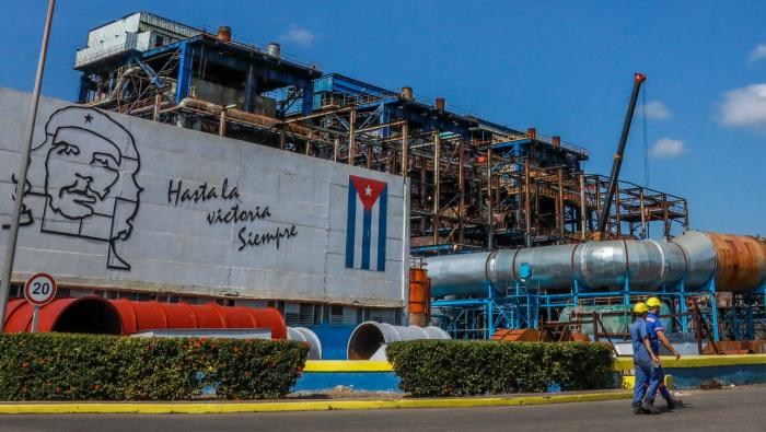 Partido Comunista de #Cuba debate hoy agenda del país.
En el XI Pleno del <a href="/PartidoPCC/">Partido Comunista de Cuba</a> se abordarán importantes asuntos socioeconómicos y políticos de la nación,  en  medio de un difícil escenario nacional e internacional.
prensa-latina.cu/2025/12/13/par…