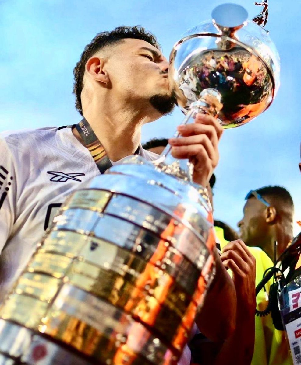 Mastriani não fica. Dispensa o Chris Ramos. Traz o homem de volta com salário baixo.

Last dance 🦁9️⃣🔥