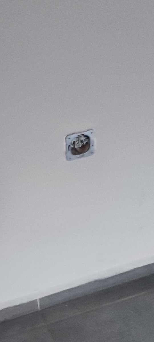 1 hafta geçti üzerinden Bursa <a href="/NiluferBel/">Nilüfer Belediyesi</a> ne ait cimnastik salonunda priz takılmadı burası çocukların geldiği cimnastik salonu.

Daha bir adet prizin tamirini yönetemeyenler ile mi ülke yönetilecek acaba?

<a href="/NiluferBel/">Nilüfer Belediyesi</a> <a href="/herkesicinCHP/">CHP 🇹🇷</a> <a href="/akpartibrs/">AK Parti Bursa</a> <a href="/BursaValiligi/">T.C. Bursa Valiliği</a> <a href="/SadiOzdmr/">Şadi Özdemir</a>