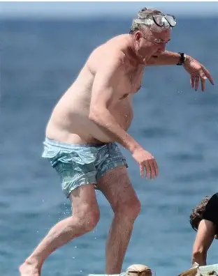 DanielOrange77's tweet photo. @supertanskiii @JeremyClarkson 😂 https://t.co/skTNxAIido