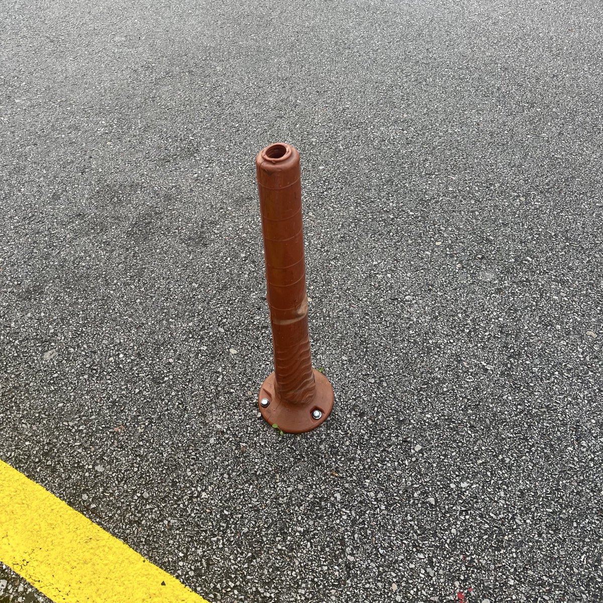 Amk dubası nasıl da 4000 tl ye benziyor (5 dk önce bunun yüzünden ehliyetten kaldım)