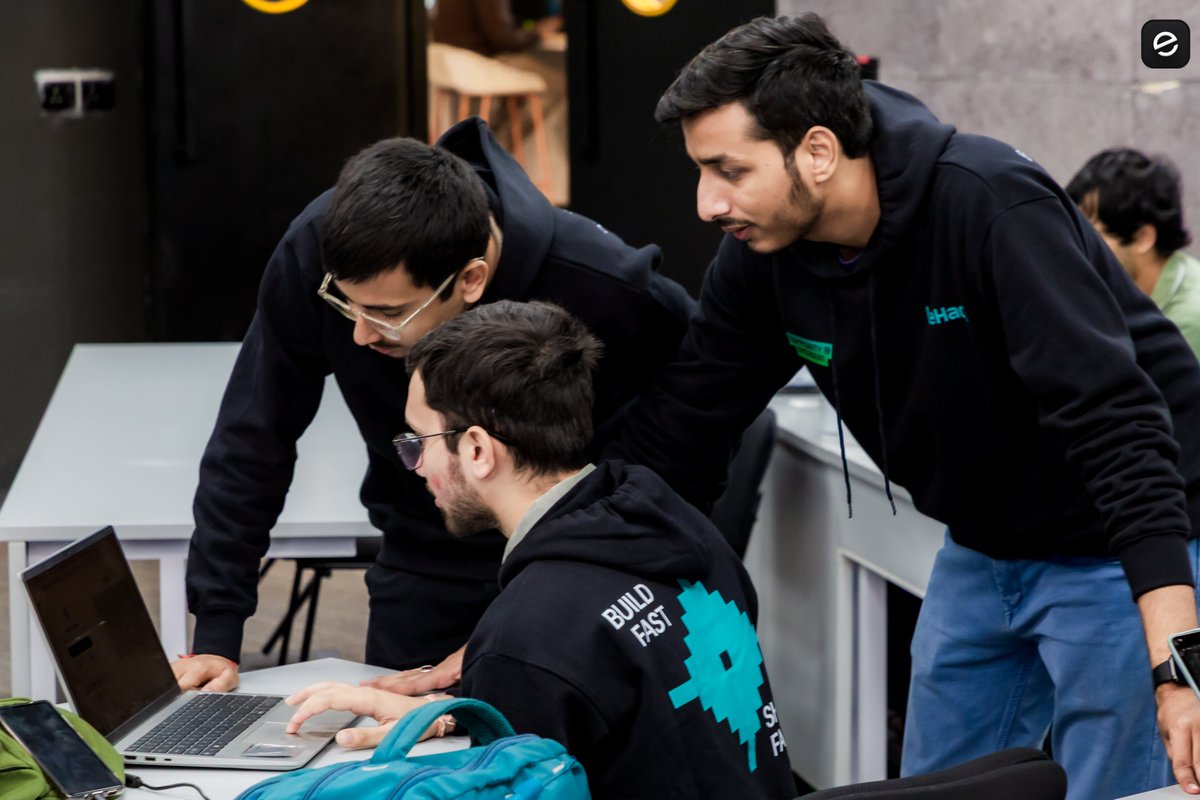 emergentlabs's tweet photo. Focus. 🧑‍💻 https://t.co/nYBbXlHejV