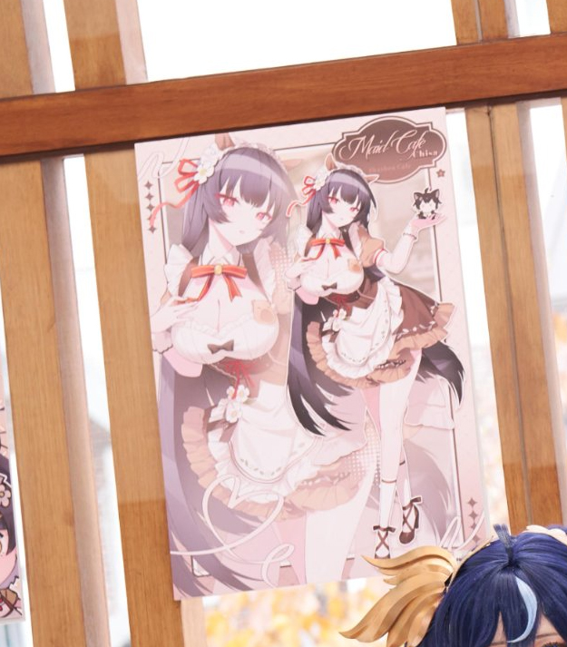 명조 공식 카페☕️「띵조 카페: 기억이 머무는 곳」에서 
익숙한 치사 메이드 일러스트를 만나보실수 있습니다!
홍대에서 열리고있는「띵조 카페: 기억이 머무는 곳」꼭 한번씩 방문해보시면 좋을것 같습니다.
잘부탁드립니다🥰