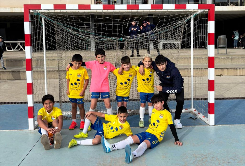 cfssantboi's tweet photo. Benjamín A 6-4 CCR
Resultado final de la jornada 💛💙 #CFSSantBoi #unescutunafamilia https://t.co/5ebjlLGeVP