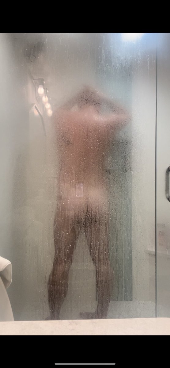 JakeCol38's tweet photo. Steamy 🧼 🚿 https://t.co/iNDebpQPbL