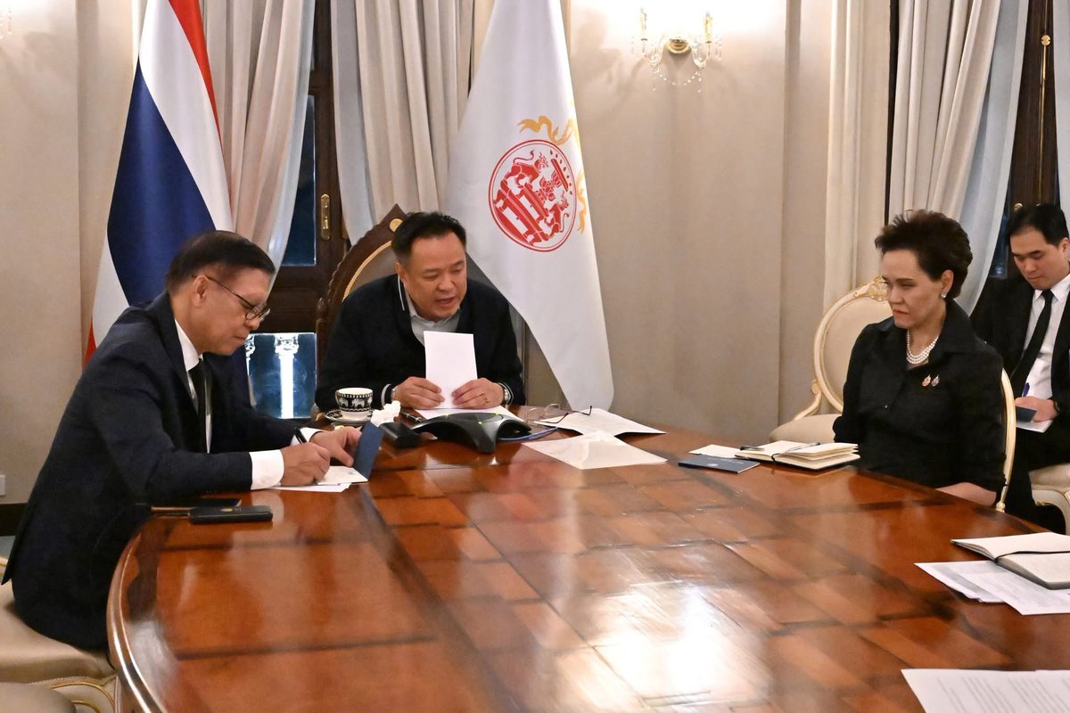 เมื่อวานนี้ (12 ธ.ค. 68) ผมได้หารือทางโทรศัพท์กับ รมว.กต. สหรัฐฯ <a href="/SecRubio/">Secretary Marco Rubio</a>และต่อมาได้เข้าร่วมการสนทนาทางโทรศัพท์ระหว่างนายกรัฐมนตรี @AnutinOfficial กับประธานาธิบดีสหรัฐฯ <a href="/realDonaldTrump/">Donald J. Trump</a> เกี่ยวกับสถานการณ์ชายแดนไทย–กัมพูชา

ผมได้ย้ำถึงความมุ่งมั่นของไทยในการธำรงไว้ซึ่งสันติภาพ