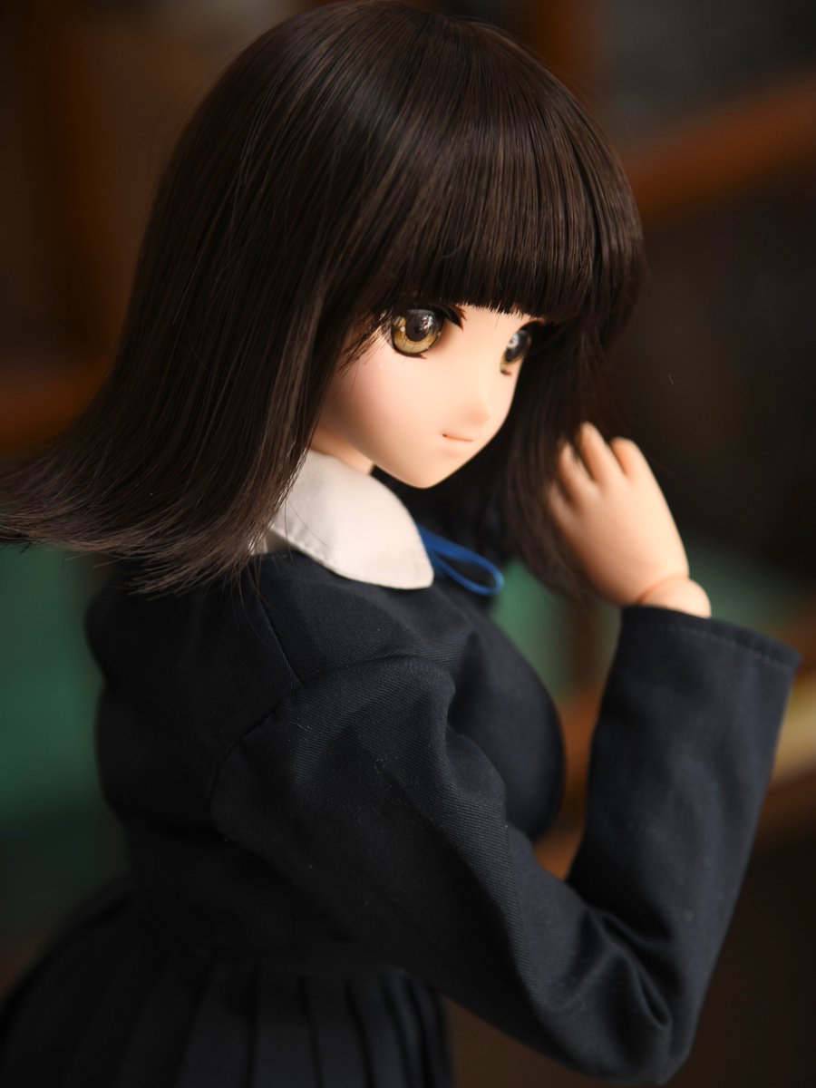 #深夜のドール撮影素敵文1440分1本勝負　
2025.12/13分のお題 【ややうしろから】
　
＃アゾカツ