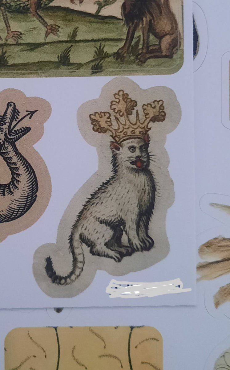 Купила себе для вдохновения средневековые стикеры. Радуюсь, как ребёнок. В детстве нам были доступны только фантики от конфет, календарики и вкладыши от жвачек.
Теперь этот кот - моё тотемное животное.