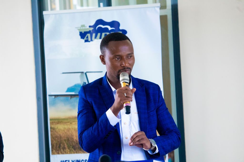 auricair's tweet image. ✈️ Auric Air yazindua safari mpya Kahama ⇄ Dar es Salaam, hatua muhimu kuimarisha muunganiko wa mikoa na fursa za biashara.

Uzinduzi ulihudhuriwa na Mhe. Frank Nkinda, Bi. Glory Absolm, Mhe. Shaban P. Mikongoti na wadau mbalimbali.

#AuricAir #NowFlying #Kahama #DarEsSalaam