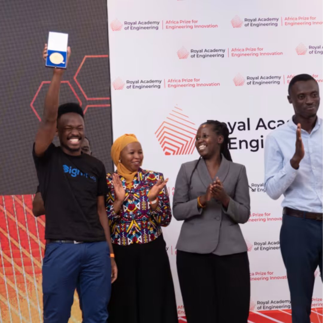 GraceSigns tweet media