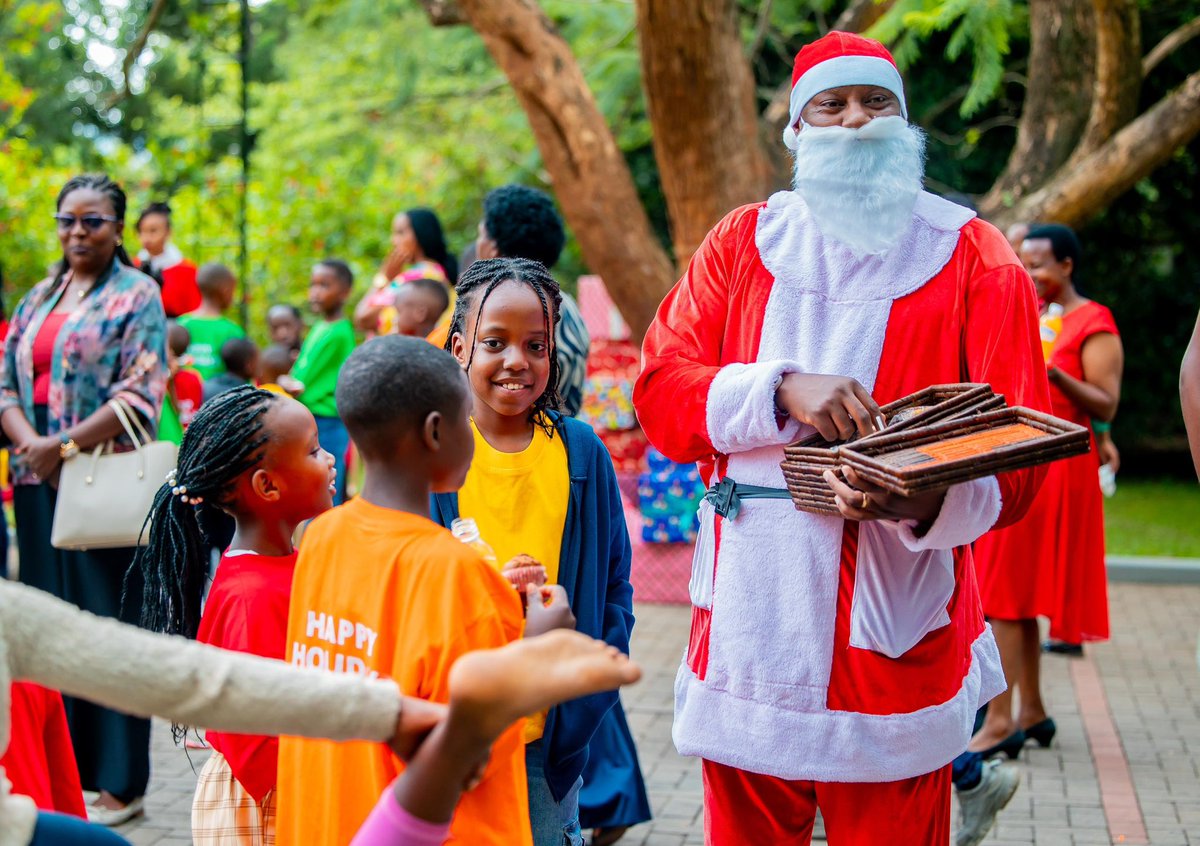 Happy Holidays!

Urugwiro Village came alive with a festive spirit as First Lady Mrs Jeannette Kagame hosted children from across the country for a joyful end-of-year Children’s Party. Gifts were shared, laughter filled the air, and the children’s smiles said it all.
