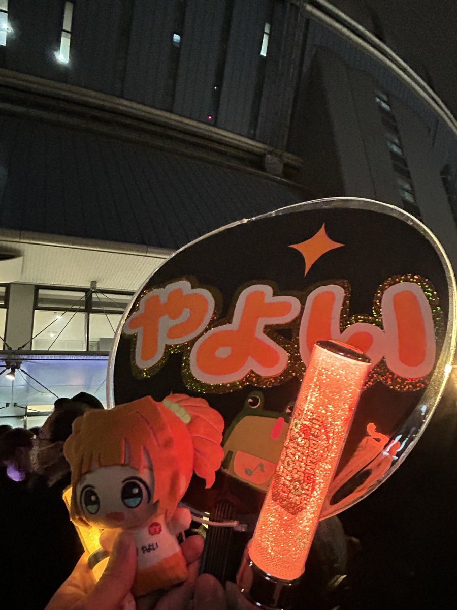 bambee_san's tweet photo. ガチでヤバいこと起きて勝ち！！！
『アマテラス』『愛 LIKE ハンバーガー』で爆散しました。
そういう楽曲をガンガンやってくれてほんとうにありがとう。 https://t.co/OnTIdEdkpT