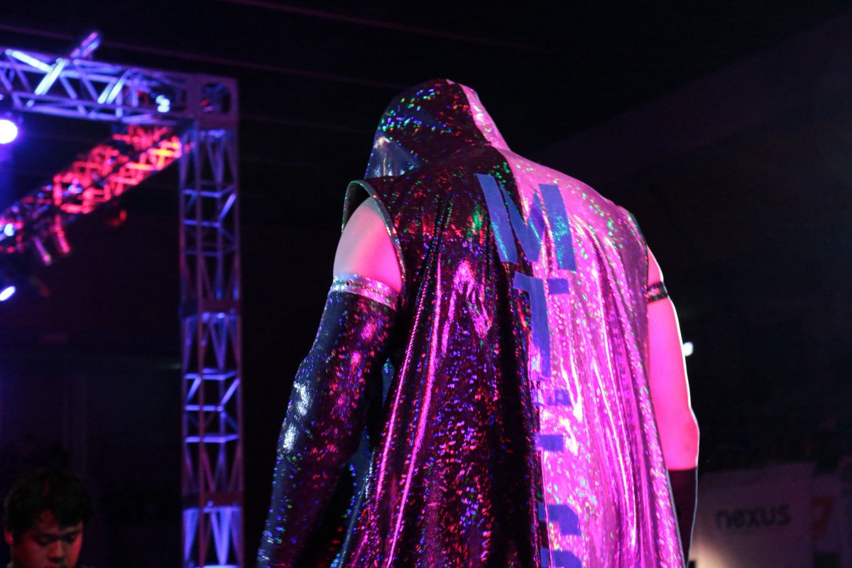 CRECE2002's tweet photo. 松房龍哉選手
入場用ガウン

写真撮り忘れ…
大阪プロレス様よりご提供頂きました。ありがとうございます😊 https://t.co/3cirpMCEtI