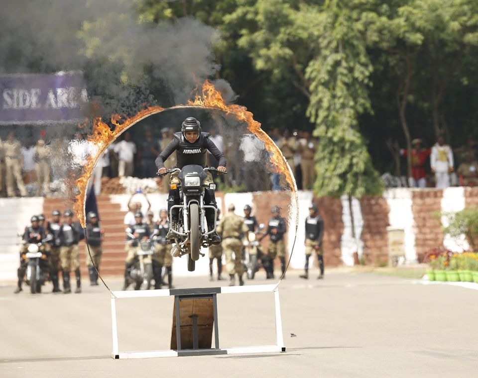 CISFNorth's tweet photo. “CISF Women Commandos on duty — showcasing unmatched strength, exceptional skill and fearless determination. From daring stunts to frontline security, these warriors embody true courage and professionalism.
salute to their unwavering spirit” 🇮🇳✨
#WomenCommandos #NariShakti https://t.co/t2AGxBTwTu