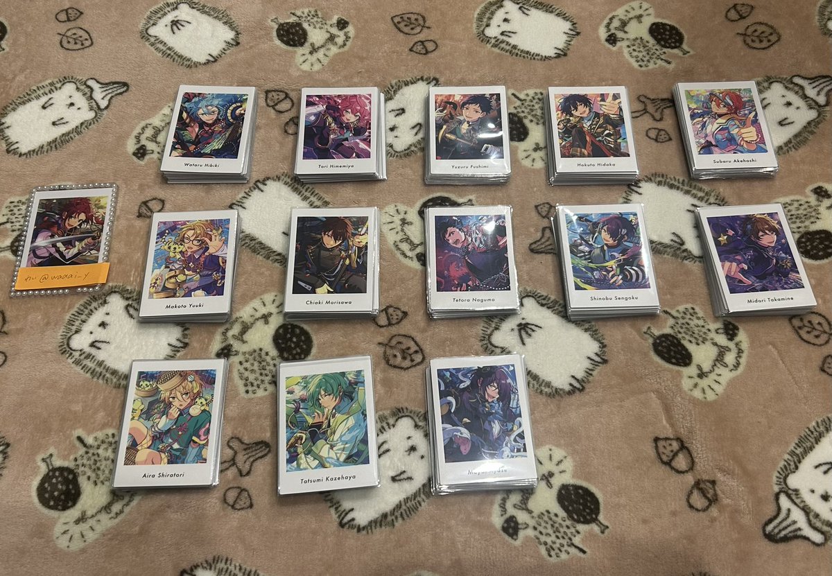 waaai__y's tweet photo. 【交換】 あんスタ ぱしゃっつ  vol.6 Action

求：真緒

譲：渉 桃李 弓弦 北斗 スバル 真 千秋 鉄虎 翠 忍 藍良 マヨイ 巽 凪砂 宗 みか ゆうた HiMERU ニキ アドニス 友也 創 光 紅郎 颯馬 維吹 司 泉 凛月 嵐 つむぎ 宙 エス ユメ カンナ

枚数はALTにて
お気軽にお声掛けください🙌🏻 https://t.co/BWQYpkrqUh