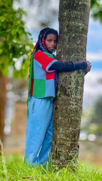 jenga_future's tweet image. Protecting nature is an act of love, commitment, and resilience🌳💚. @TruphenaMuthoni 72 hour tree hugging marathon, has shown us that one bold act can spark collective action.
Let’s champion nature protection in our unique ways, every action, big or small, makes a difference.