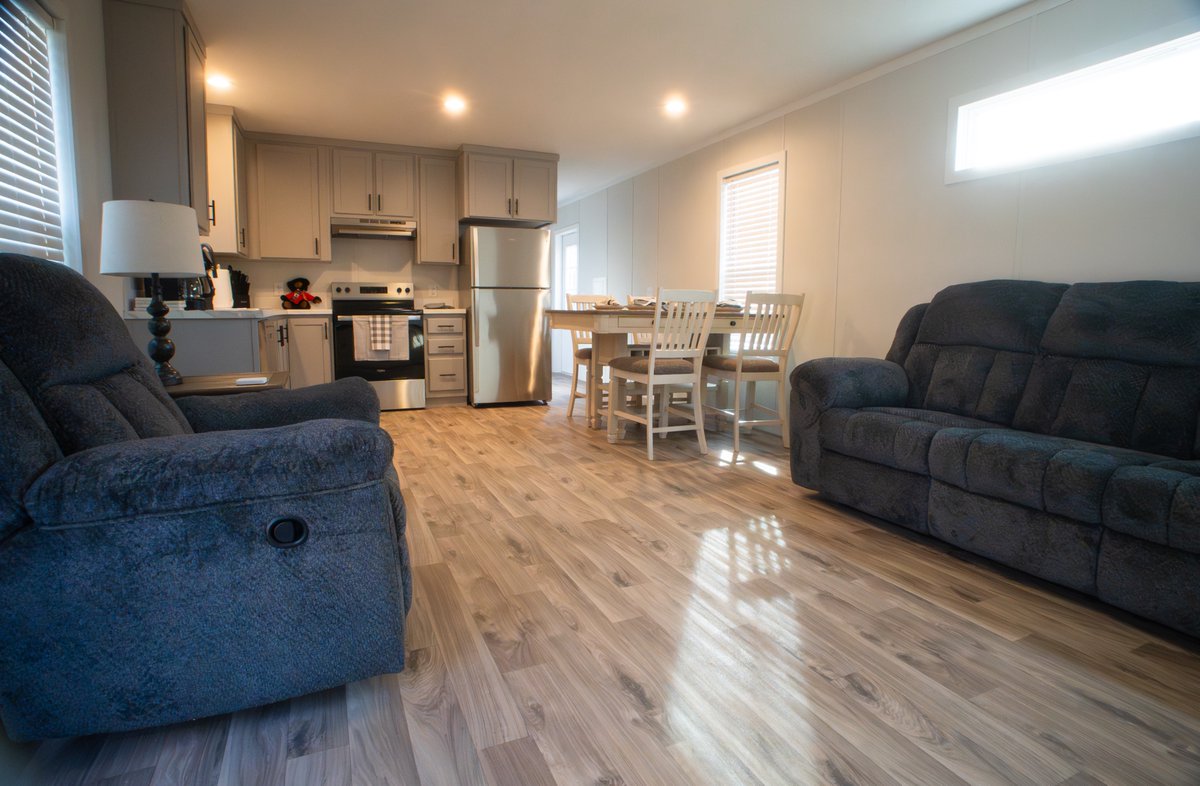 GodsPitCrew's tweet image. Over the weekend, Tennessee resident Amanda Forester received a fresh start as she stepped into her brand-new home. Another beautiful reminder that all things are possible with God.❤️

 #GodsPitCrew  #DisasterRelief | #HurricaneHelene | #RebuildingLives | #EastTennessee